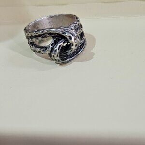 Ring love knot